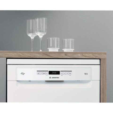 TONA Electronics – Dyqani i elektroshtëpiakeve në Pogradec 28 LAVASTOVILJE HOTPOINT ARISTON LFO 3P31 WL 60CM E 2